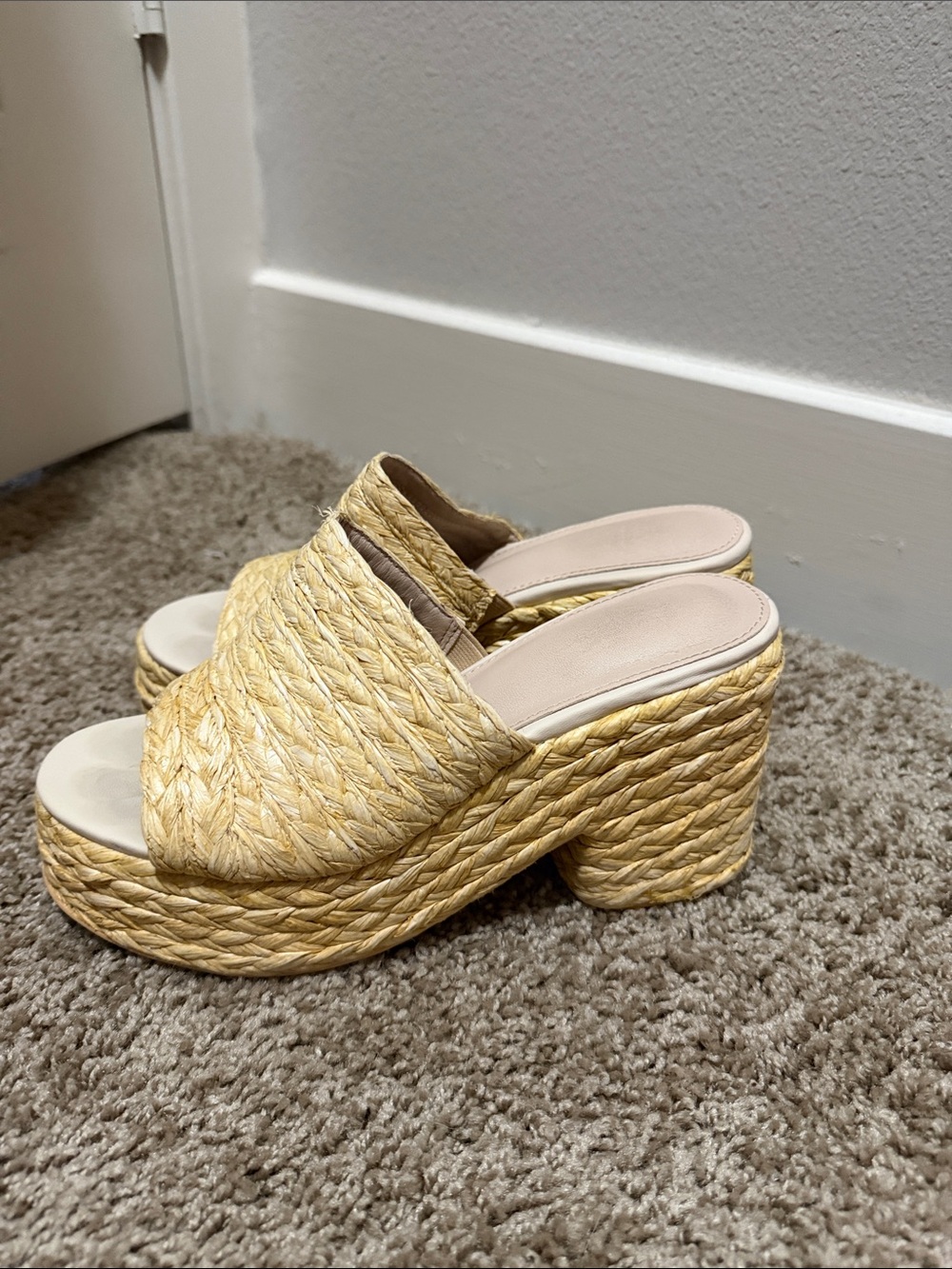 Woven Platform Slide Sandals in Natural Straw